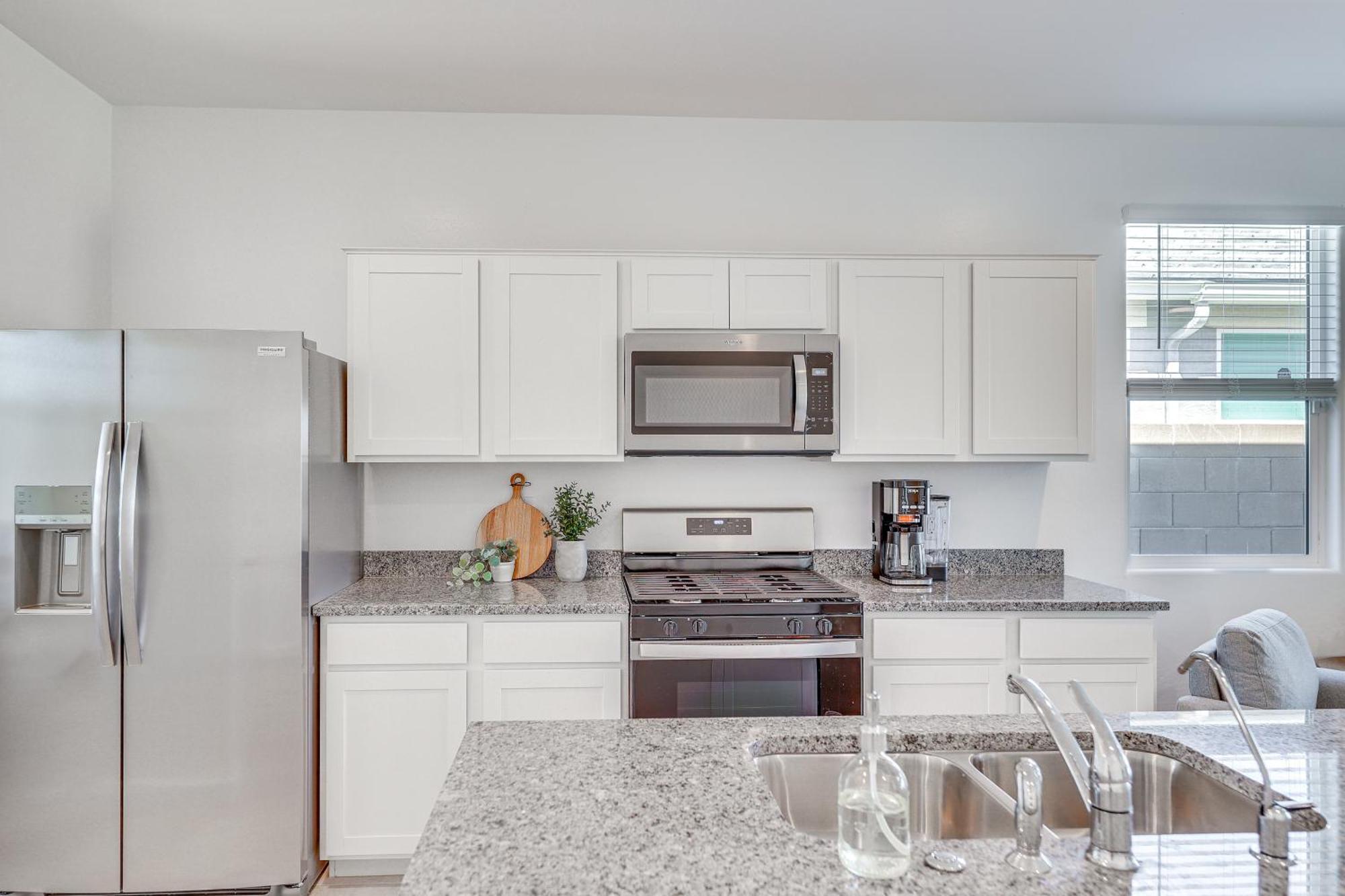 Maricopa Home With Putting Green And Covered Patio! Ngoại thất bức ảnh