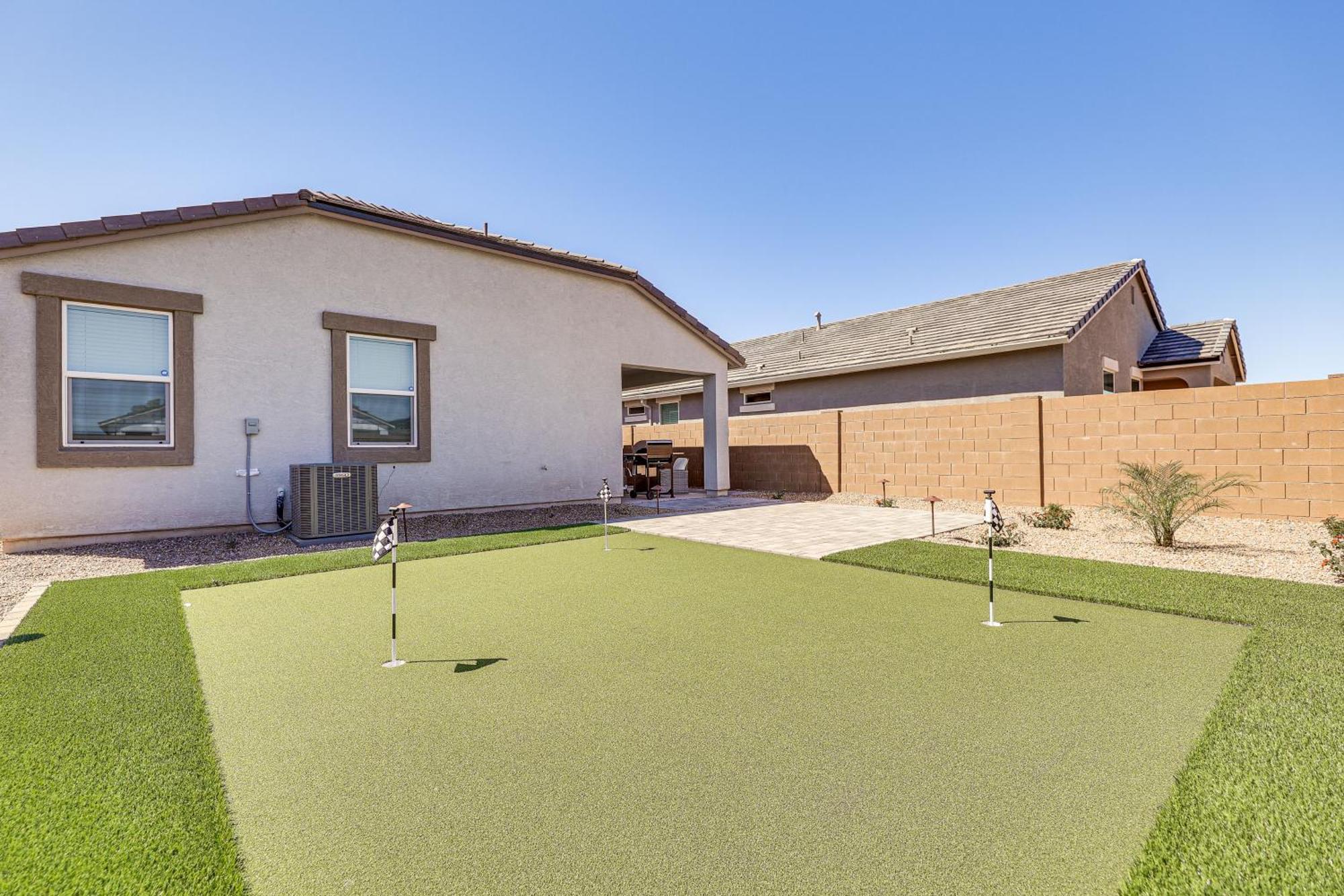 Maricopa Home With Putting Green And Covered Patio! Ngoại thất bức ảnh